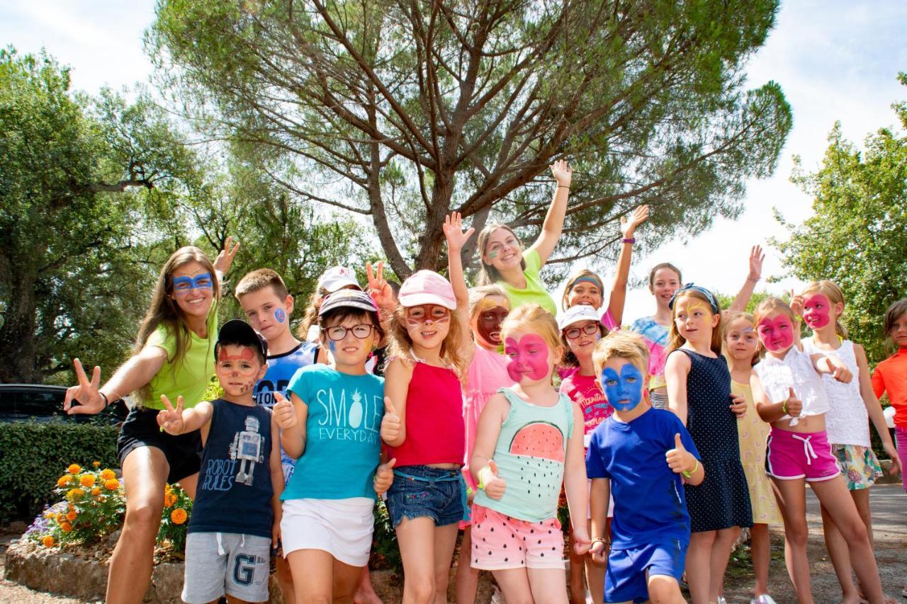 3 Bedroom Chalets Camping Lei Suves - Joycasa Roquebrune-sur Argens Kültér fotó