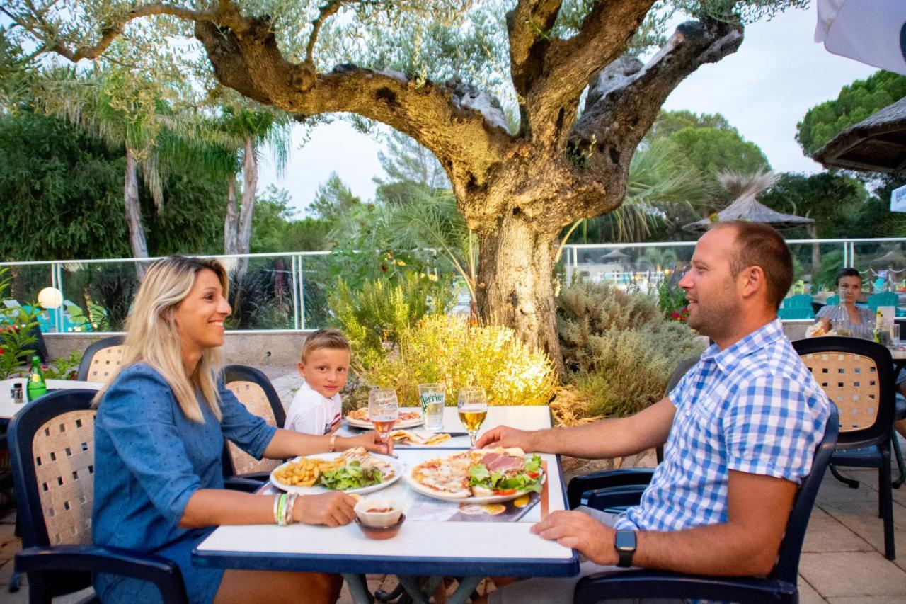 3 Bedroom Chalets Camping Lei Suves - Joycasa Roquebrune-sur Argens Kültér fotó