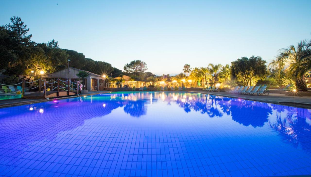 3 Bedroom Chalets Camping Lei Suves - Joycasa Roquebrune-sur Argens Kültér fotó
