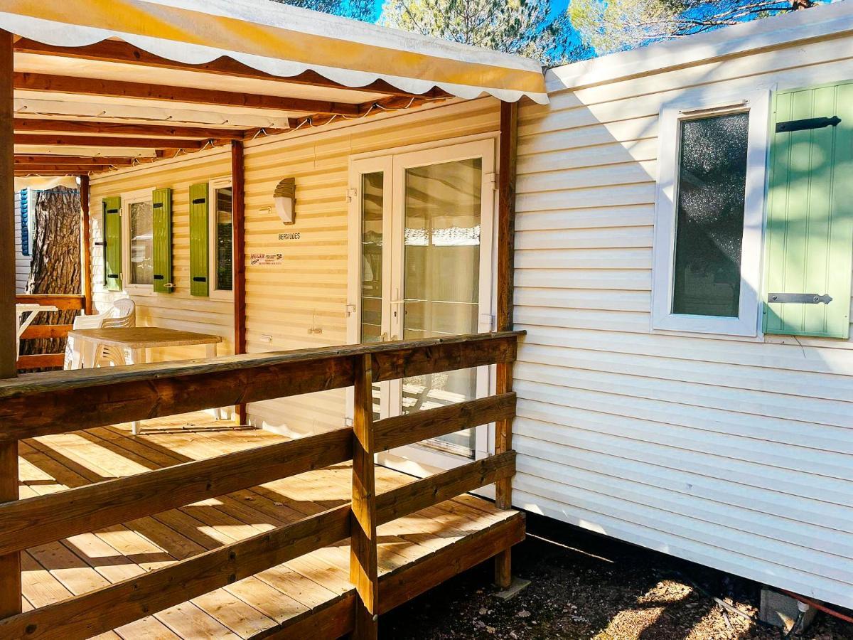 3 Bedroom Chalets Camping Lei Suves - Joycasa Roquebrune-sur Argens Kültér fotó