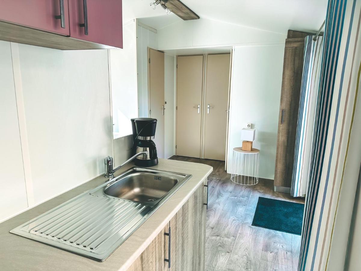 3 Bedroom Chalets Camping Lei Suves - Joycasa Roquebrune-sur Argens Kültér fotó