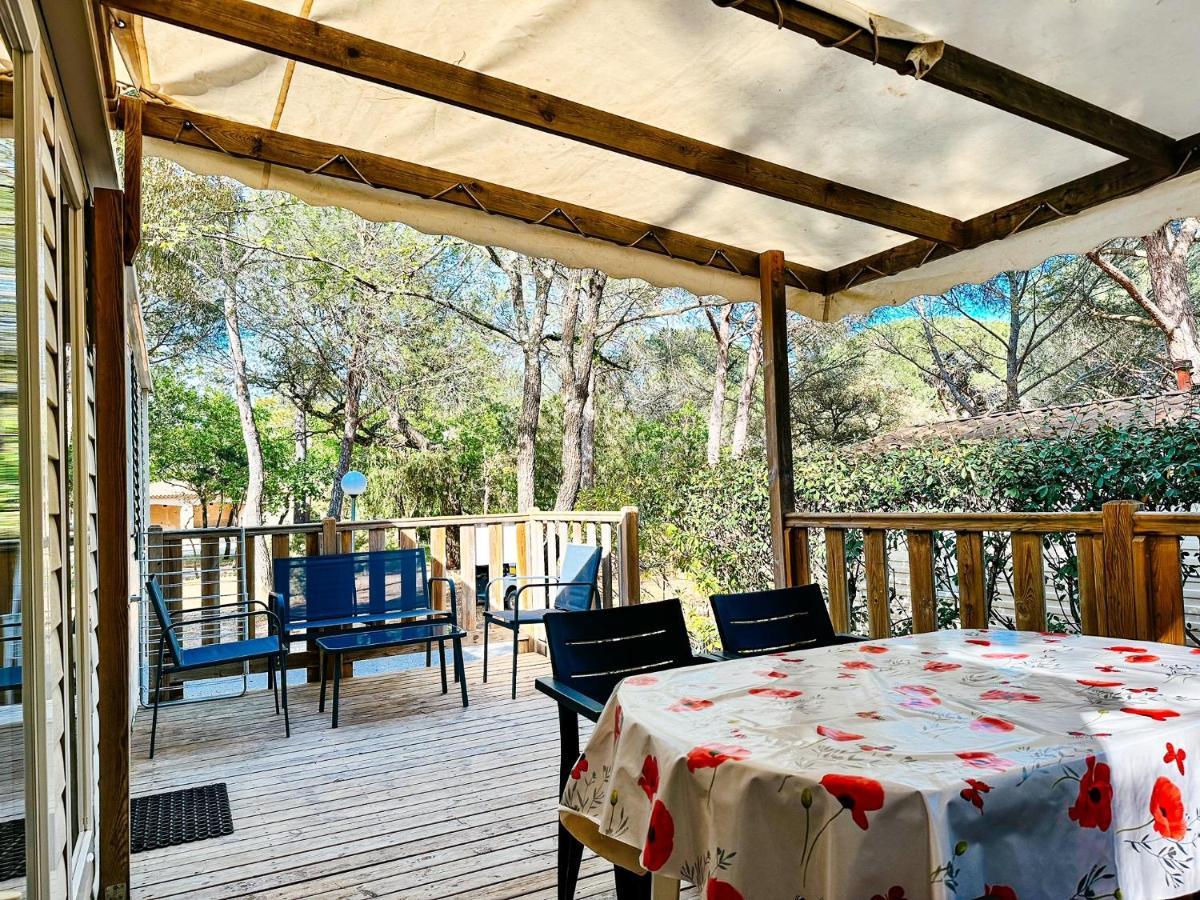 3 Bedroom Chalets Camping Lei Suves - Joycasa Roquebrune-sur Argens Kültér fotó