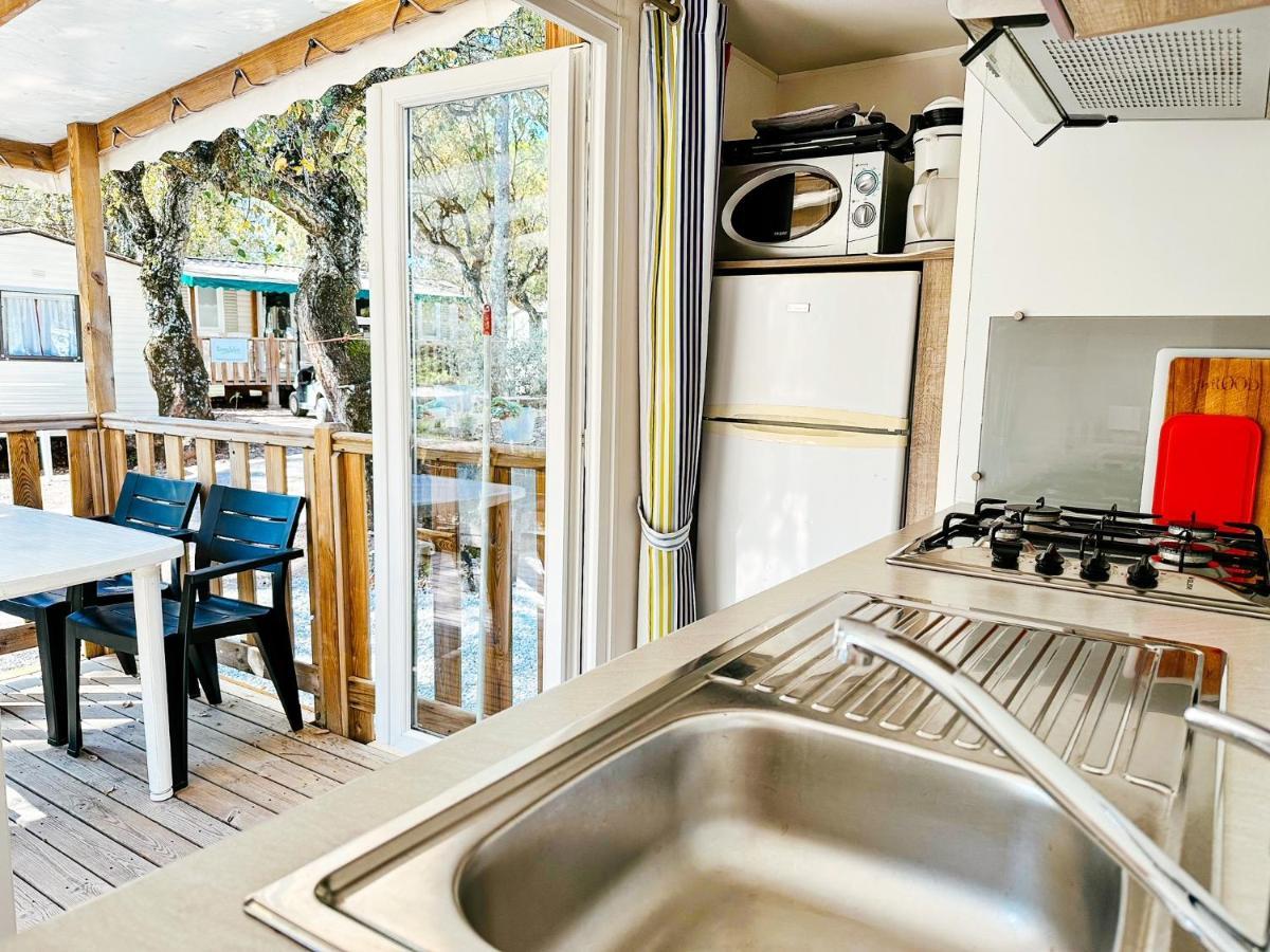 3 Bedroom Chalets Camping Lei Suves - Joycasa Roquebrune-sur Argens Kültér fotó