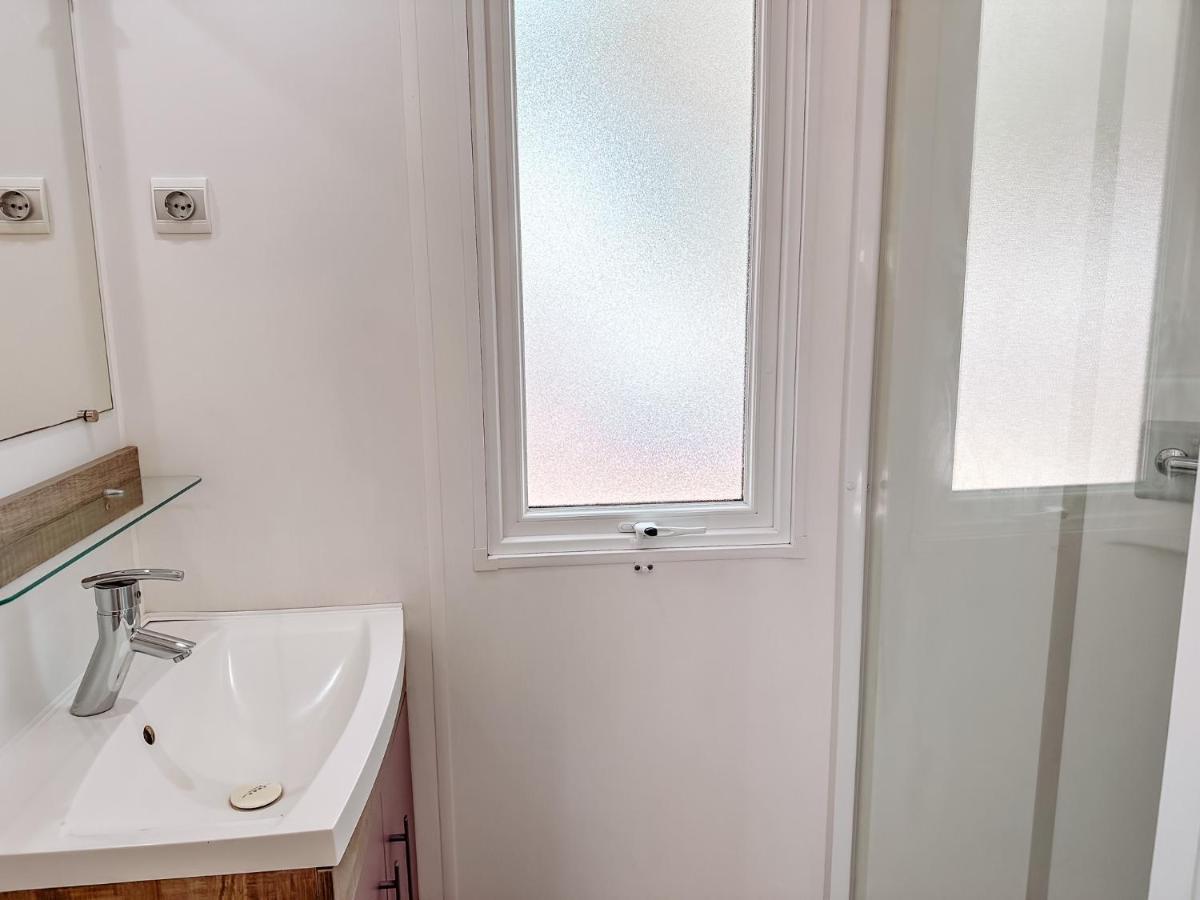 3 Bedroom Chalets Camping Lei Suves - Joycasa Roquebrune-sur Argens Kültér fotó