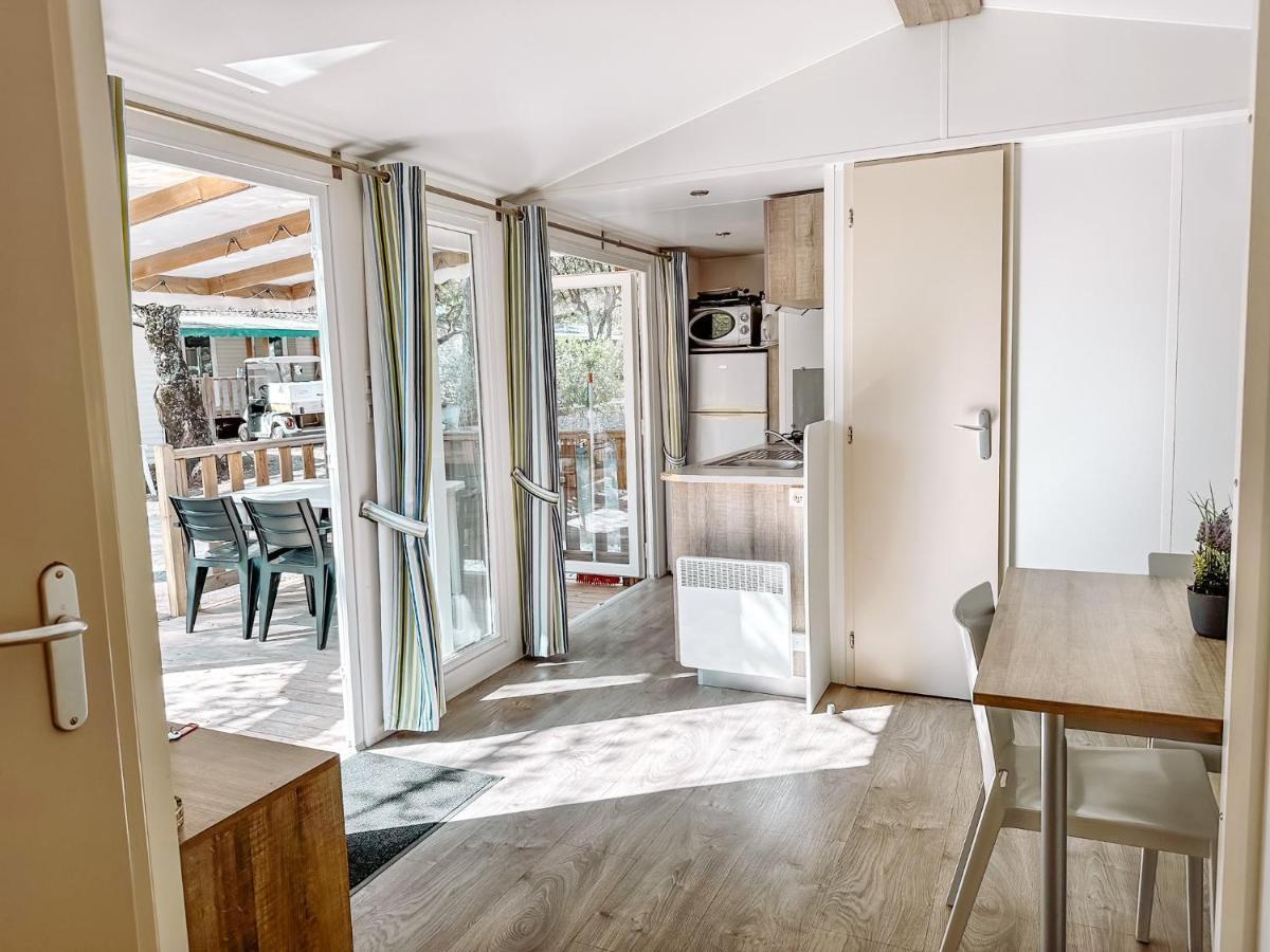 3 Bedroom Chalets Camping Lei Suves - Joycasa Roquebrune-sur Argens Kültér fotó