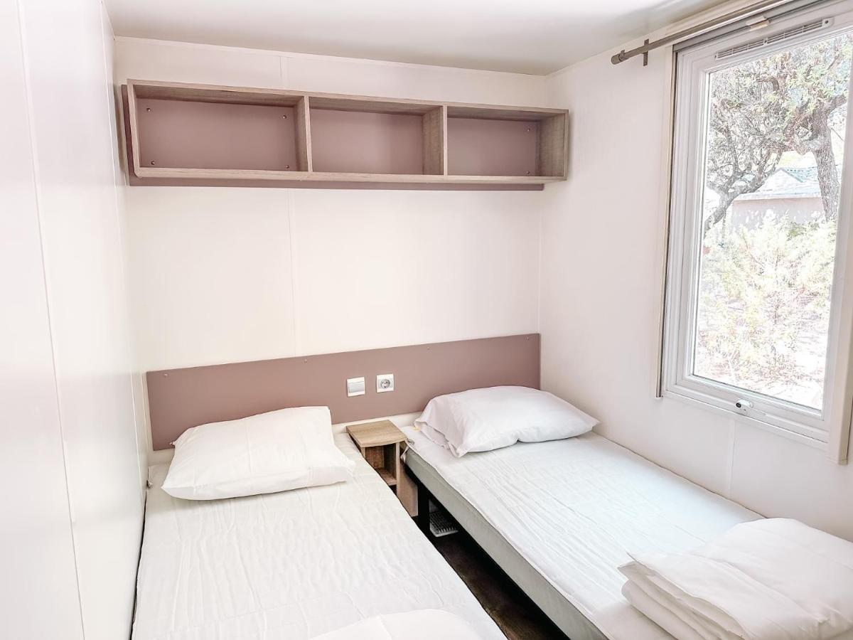 3 Bedroom Chalets Camping Lei Suves - Joycasa Roquebrune-sur Argens Kültér fotó