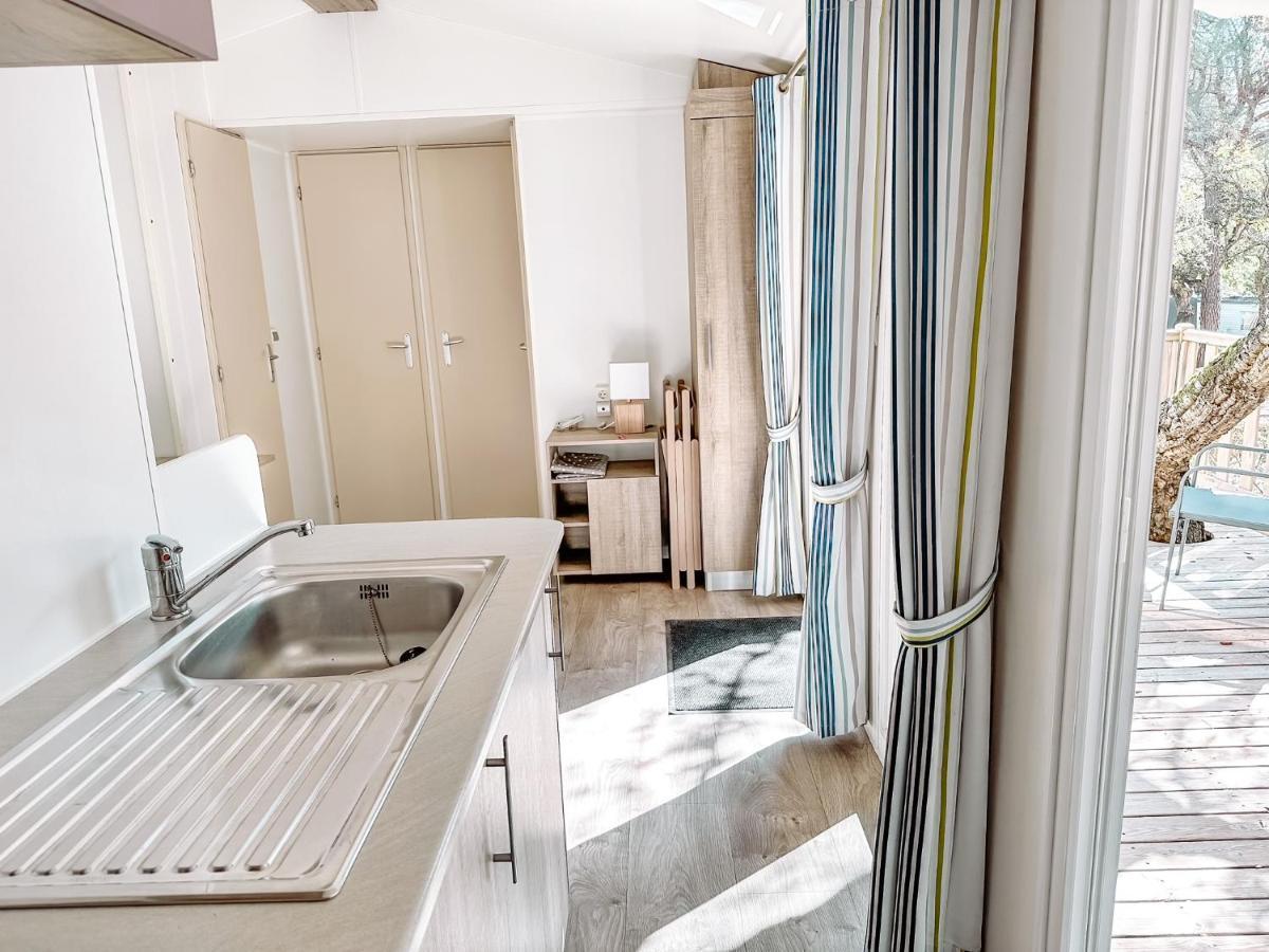 3 Bedroom Chalets Camping Lei Suves - Joycasa Roquebrune-sur Argens Kültér fotó