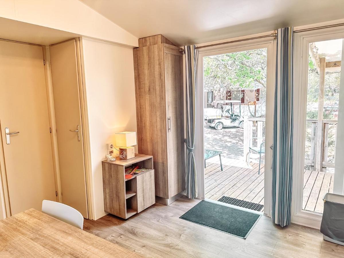 3 Bedroom Chalets Camping Lei Suves - Joycasa Roquebrune-sur Argens Kültér fotó