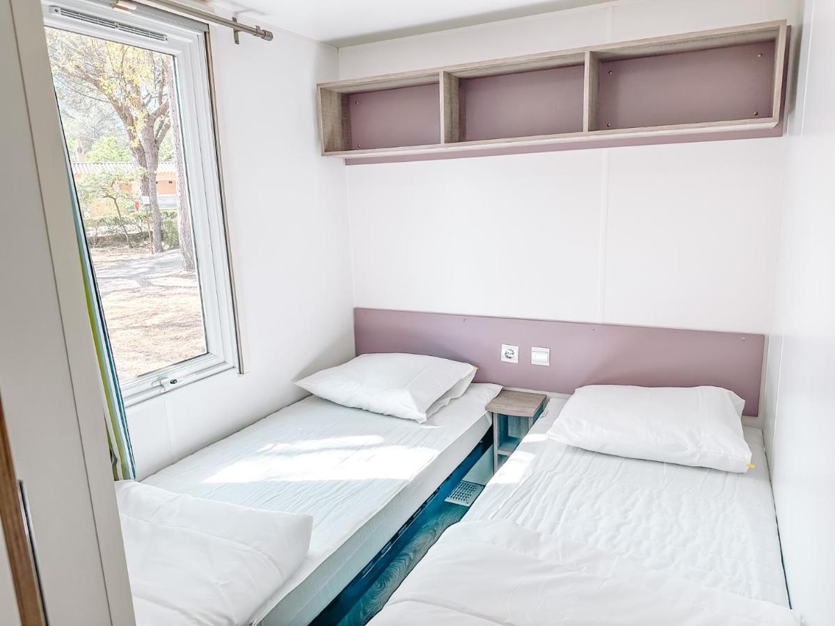 3 Bedroom Chalets Camping Lei Suves - Joycasa Roquebrune-sur Argens Kültér fotó