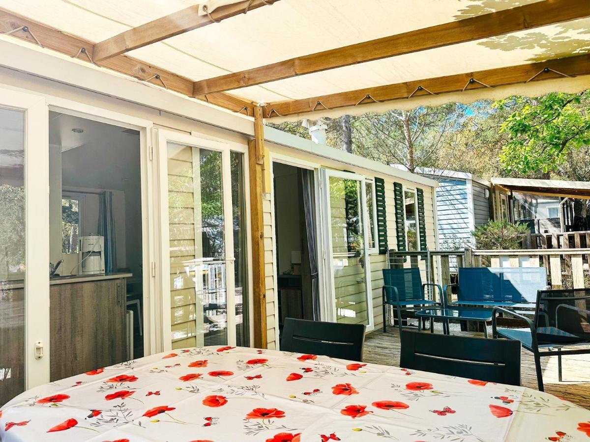 3 Bedroom Chalets Camping Lei Suves - Joycasa Roquebrune-sur Argens Kültér fotó